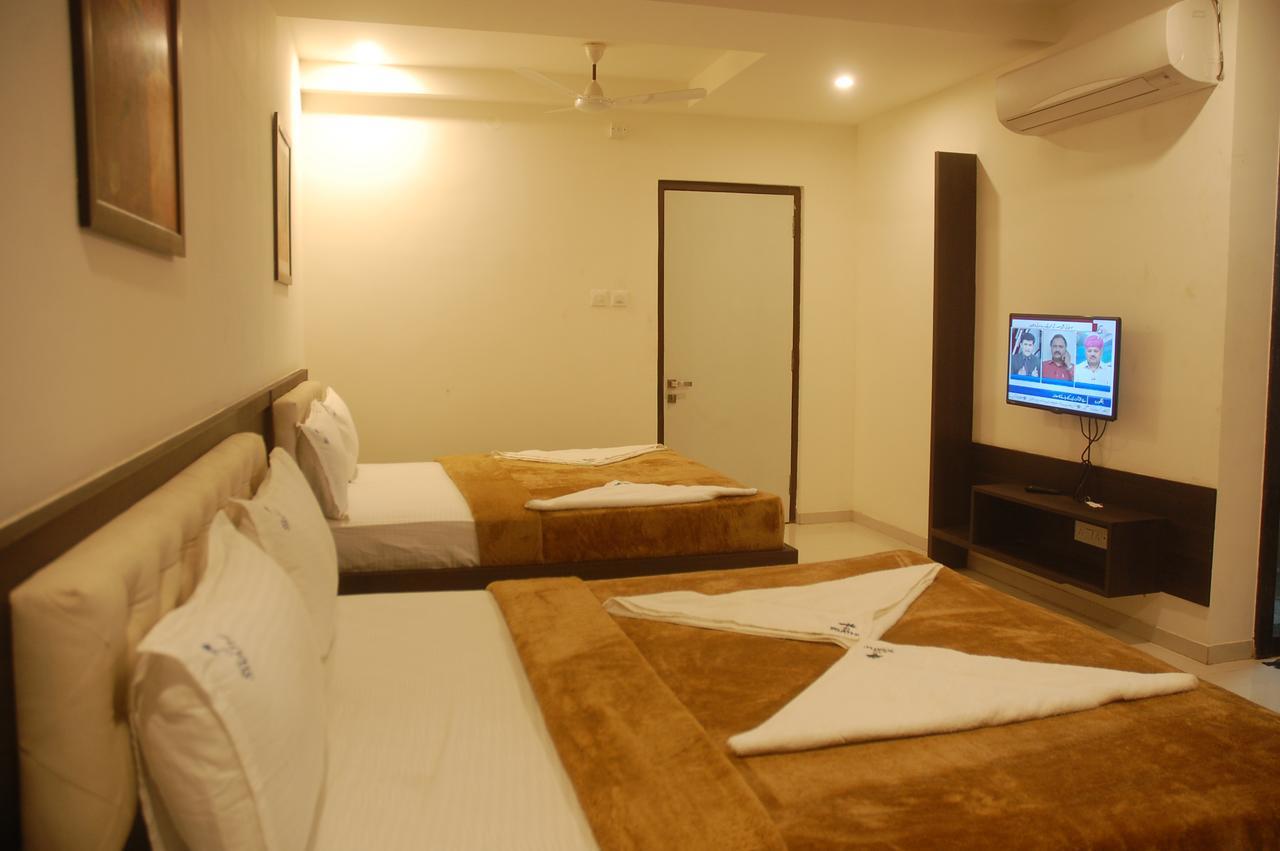 Hotel Swathi Hospet Ngoại thất bức ảnh