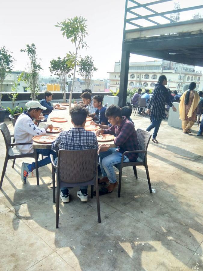 Hotel Swathi Hospet Ngoại thất bức ảnh